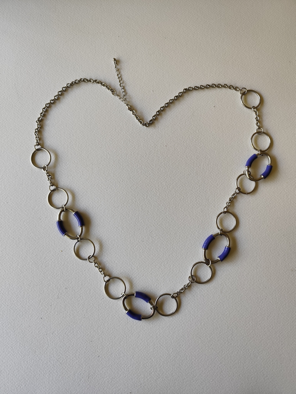 3/$25💙Silver tone circle link enamel necklace